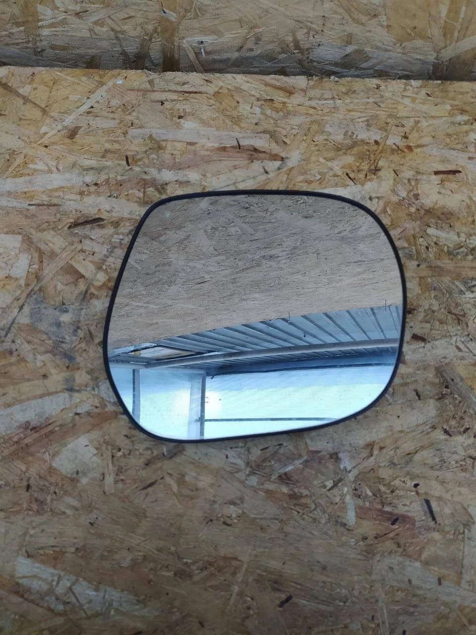 Зеркальный элемент Toyota Land Cruiser 200 правый Дефект крепежа