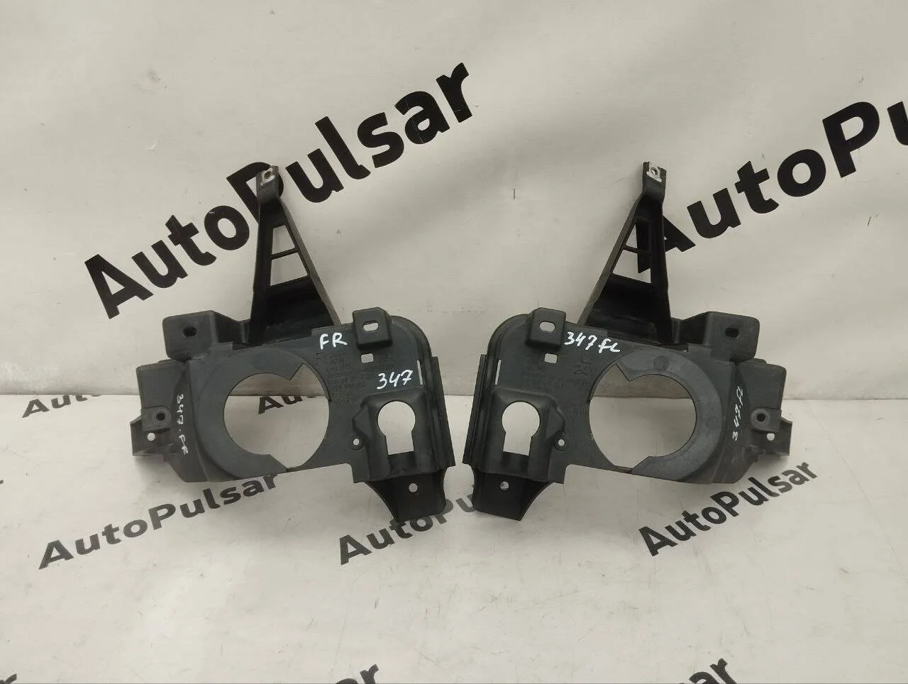 Кронштейн противотуманной фары Toyota Land Cruiser 200 Оригинал 2008-2011гг