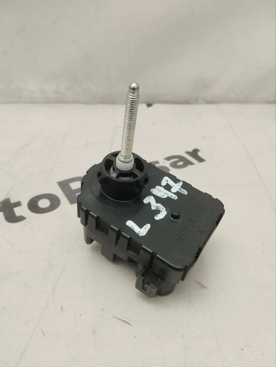 Корректор фары Toyota Land Cruiser 200 оригинал