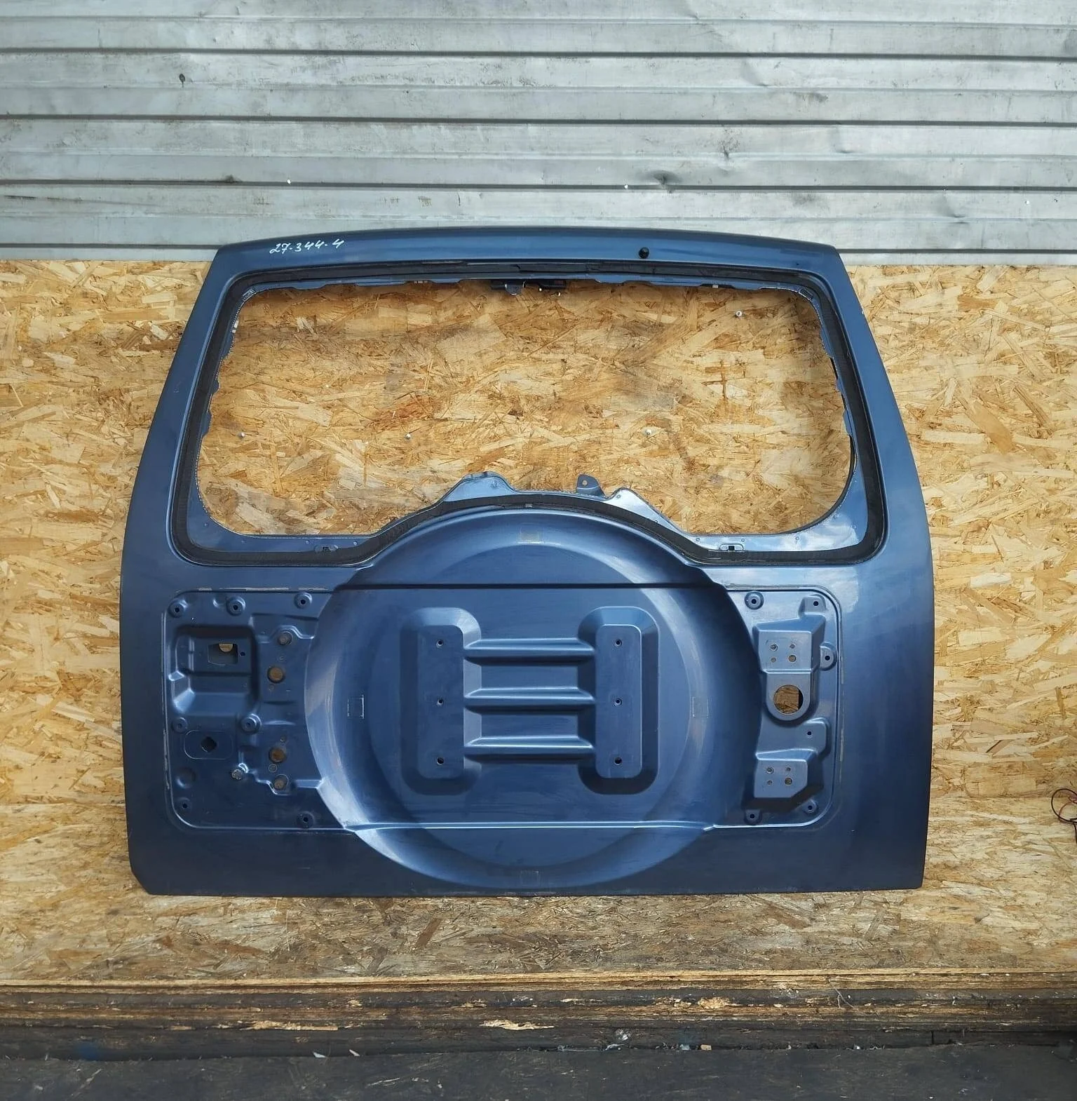 Крышка багажника Mitsubishi Pajero 4 Оригинал Не ржавая