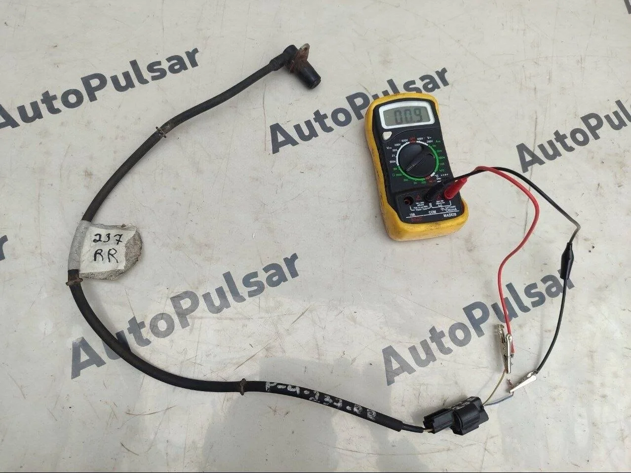Датчик АБС Mitsubishi Pajero 4 2007-2021гг. задний правый 4M41