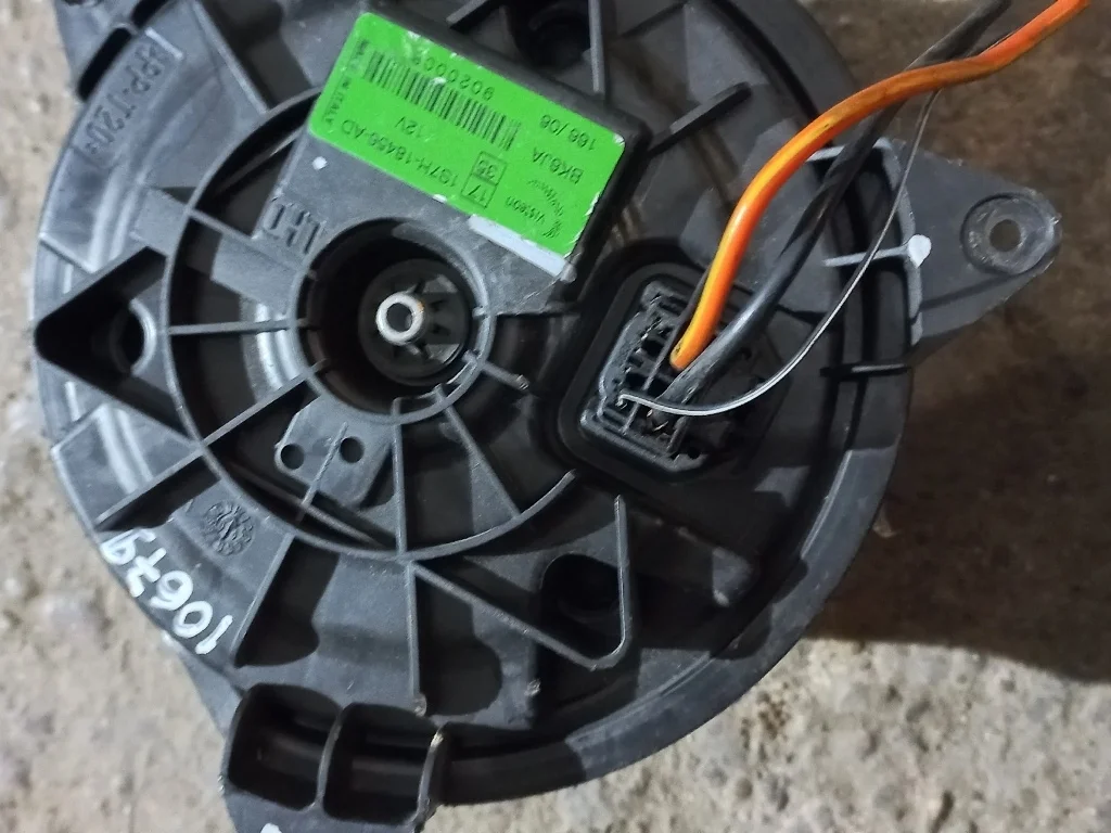 (10679) Моторчик печки Ford Mondeo III 2003 1S7H18456AD