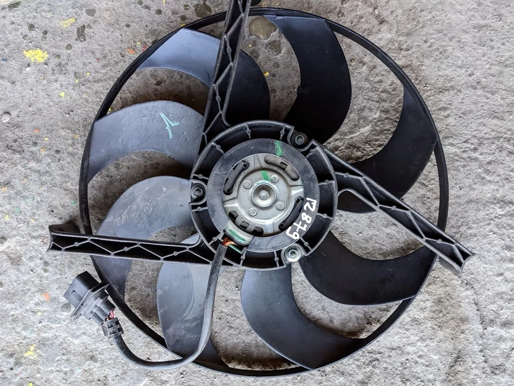 (12879) Вентилятор радиатора Volkswagen Polo 2006 6Q0959455AE