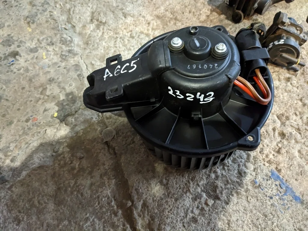 (23243) Моторчик печки Audi A6 C5 2001 0130111202