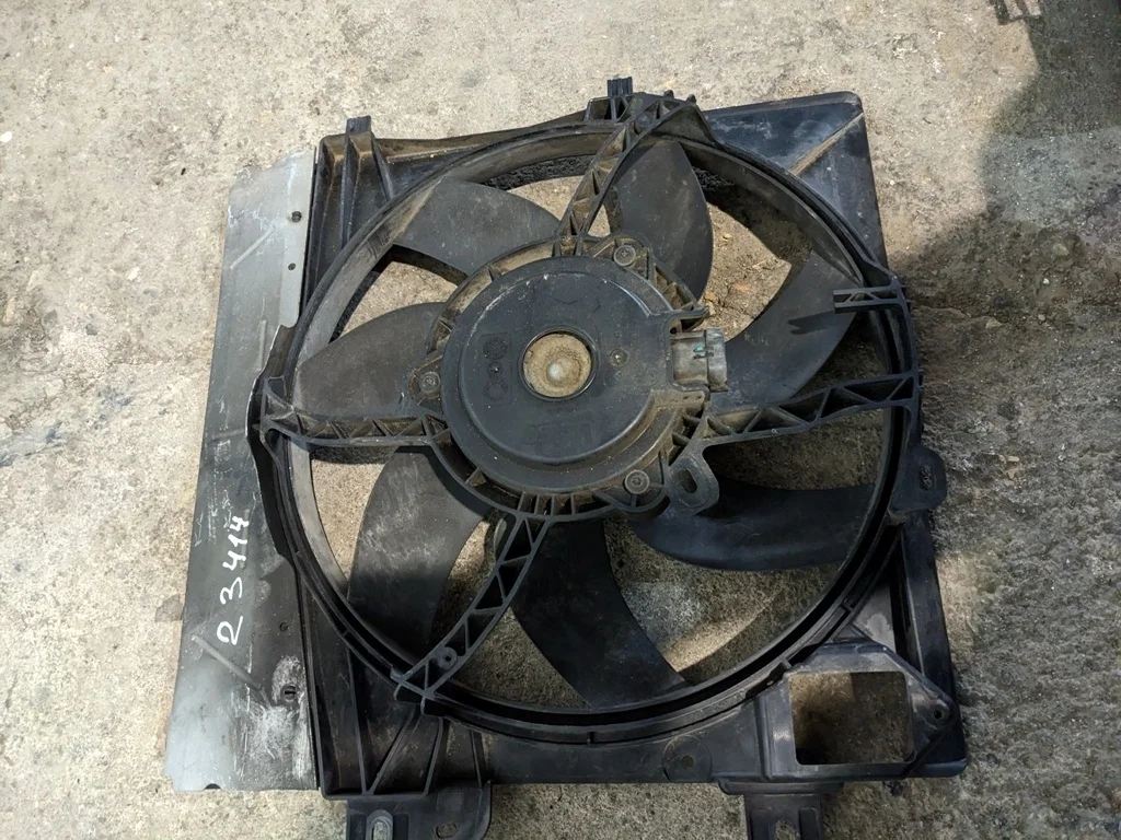 (23414) Вентилятор радиатора Peugeot 208 2014 9675280980