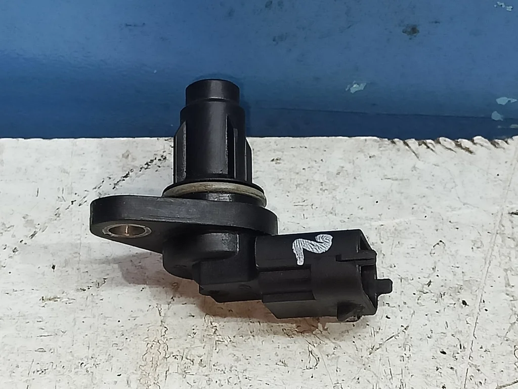 датчик распредвала Kia SOUL 2 2013-2016  08.10.2015