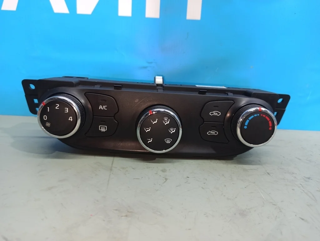 блок управления кондиционером Kia Ceed 2 JD 2012-2015  03.01.2014