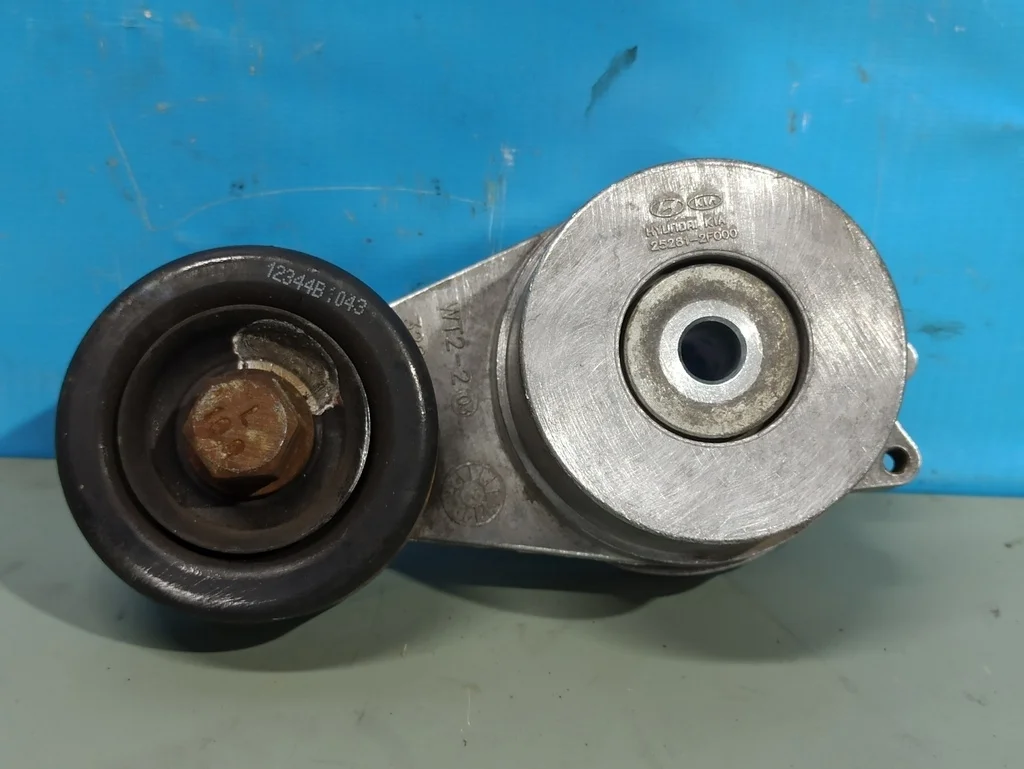 натяжитель ремня Kia Sorento 2 XM FL 2012-2020  06.10.2012