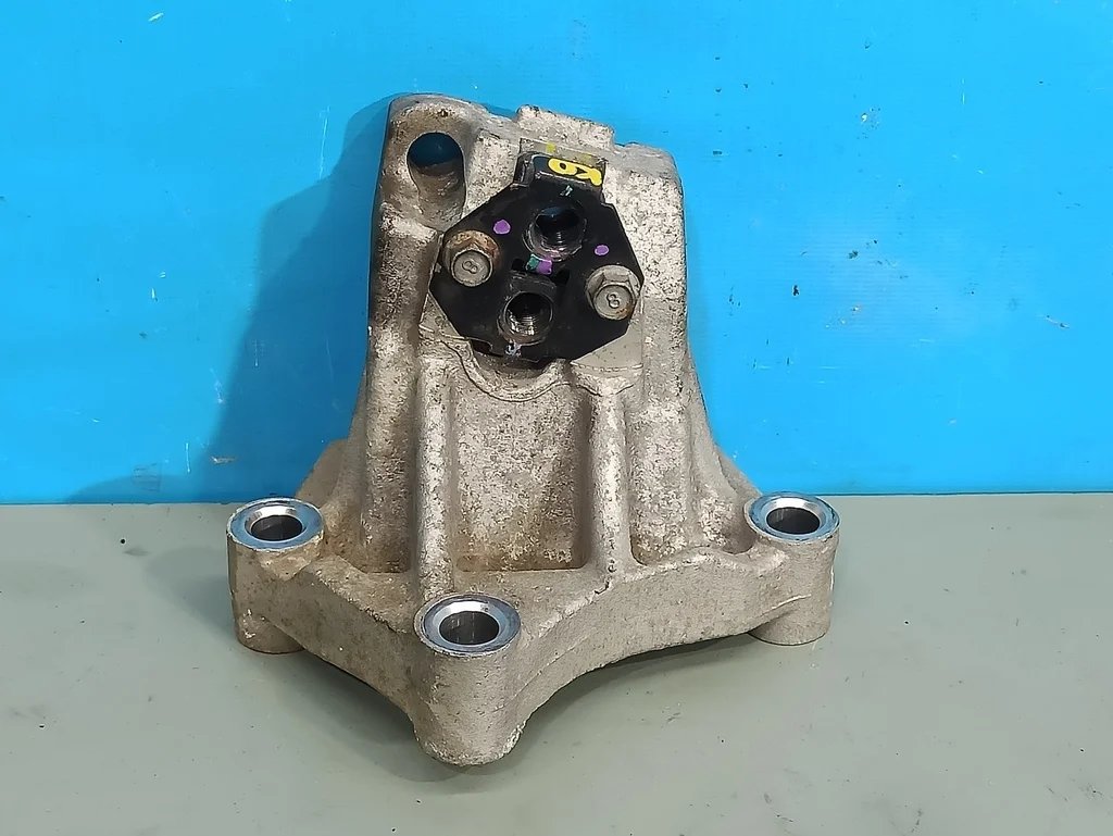 кронштейн кпп Kia SOUL 2 2013-2016  04.11.2014