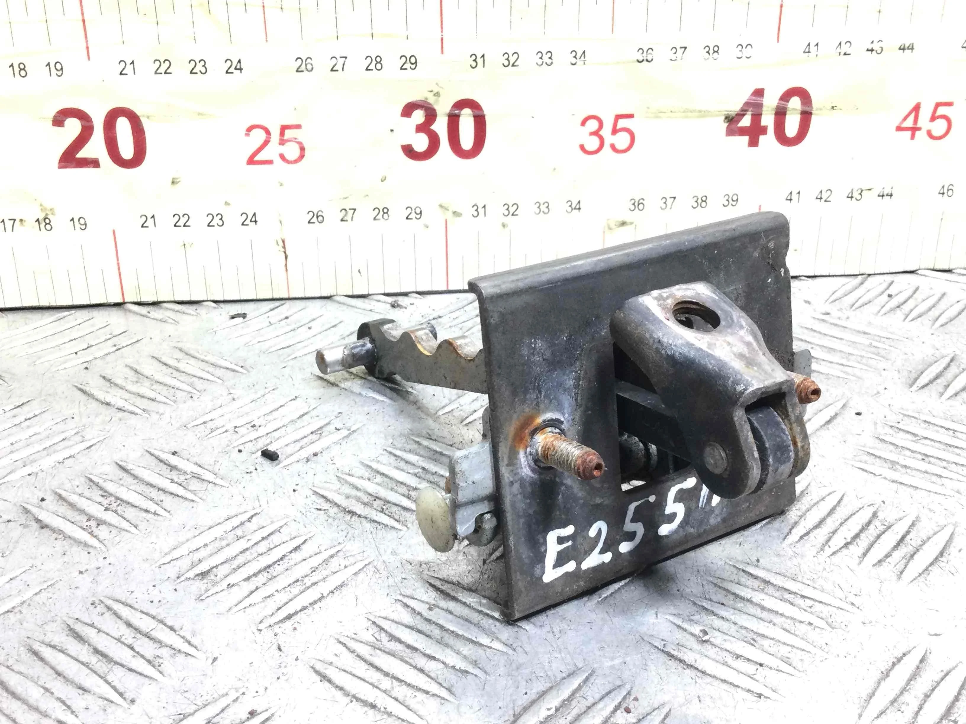 Ограничитель открывания двери передней Citroen C4 2 поколение 2011 - 2021 дизель 1.6 HDI Механика Минивэн