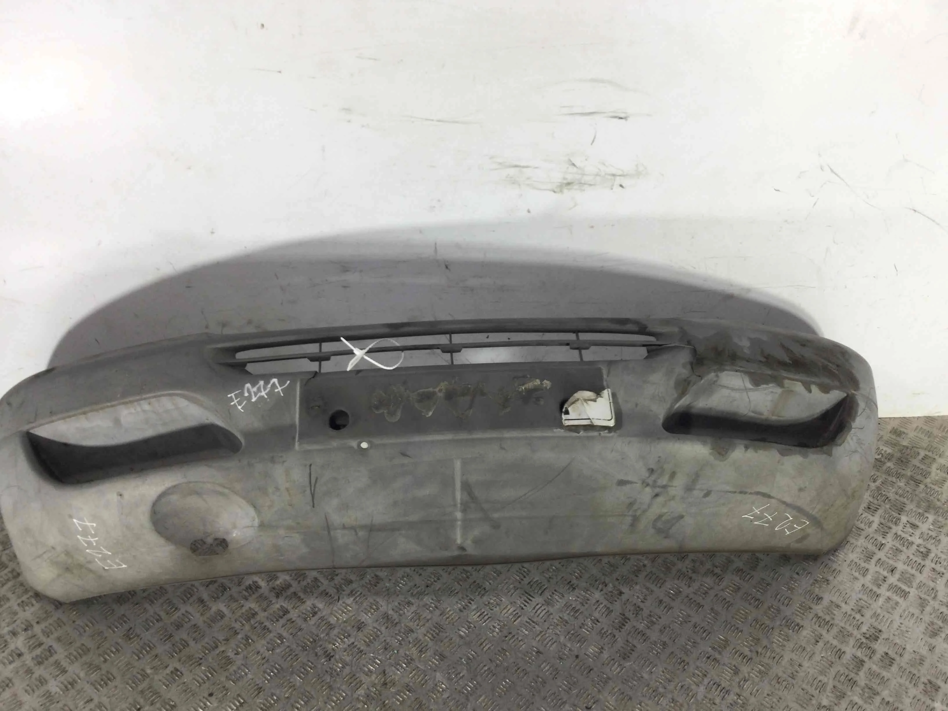 Бампер передний Mercedes Sprinter Sprinter I (w901,w902,w903,w904) 1995 - 2006 дизель 2.2 CDI Автомат Микроавтобус