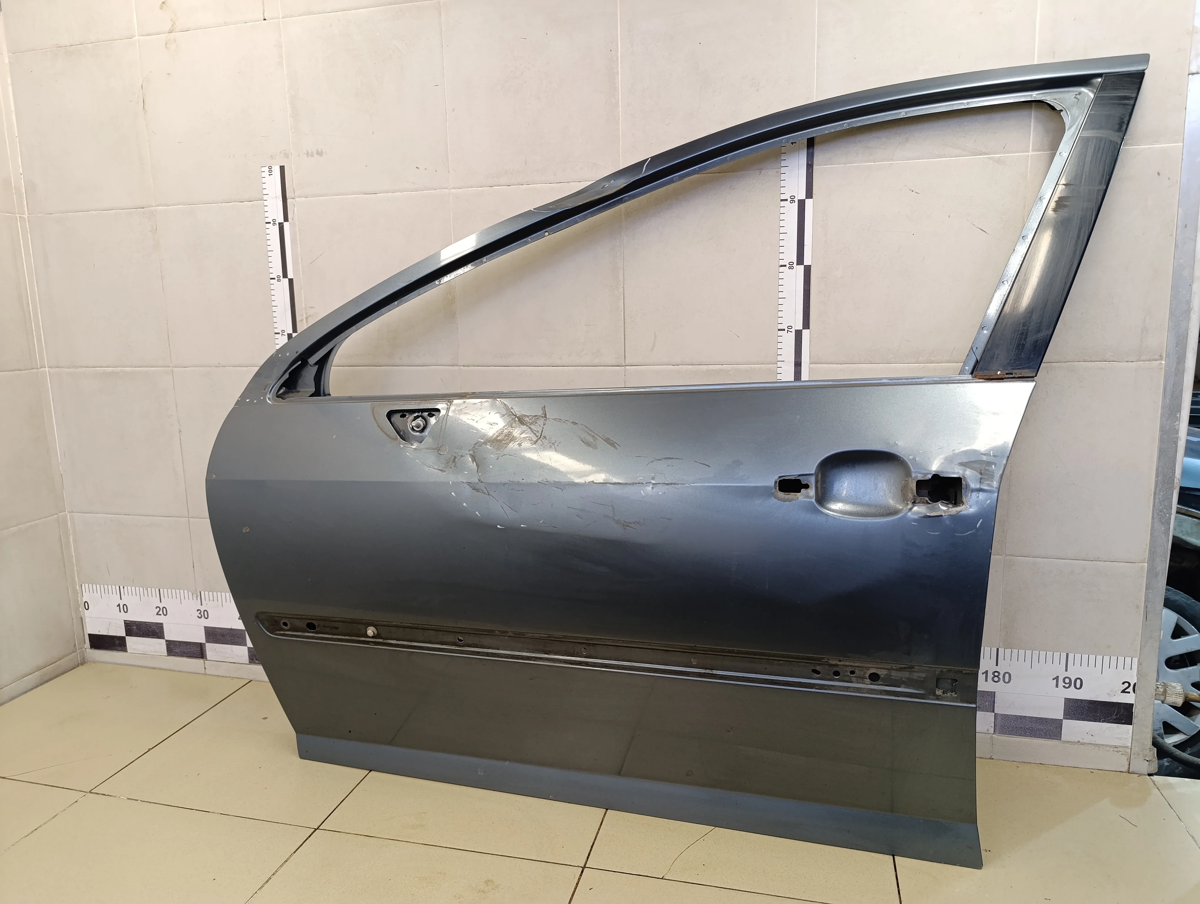 Дверь передняя левая 407 2004-2010