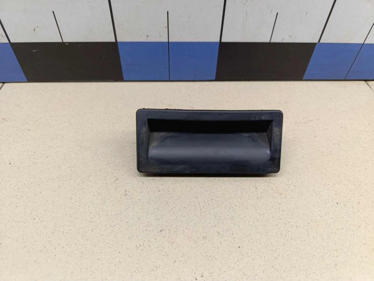 Кнопка открывания багажника Passat [B6] 2005-2010