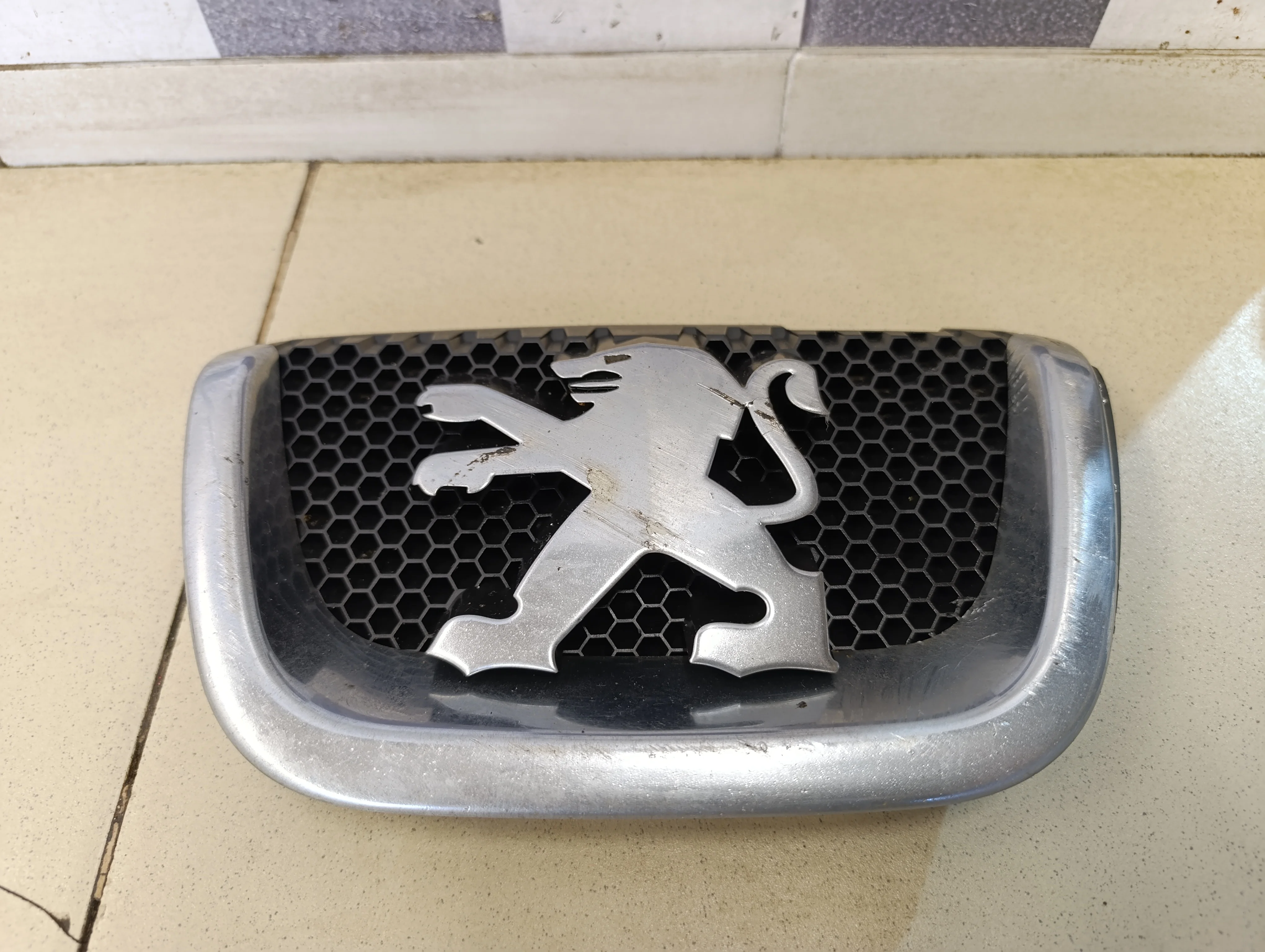 Эмблема 407 2004-2010