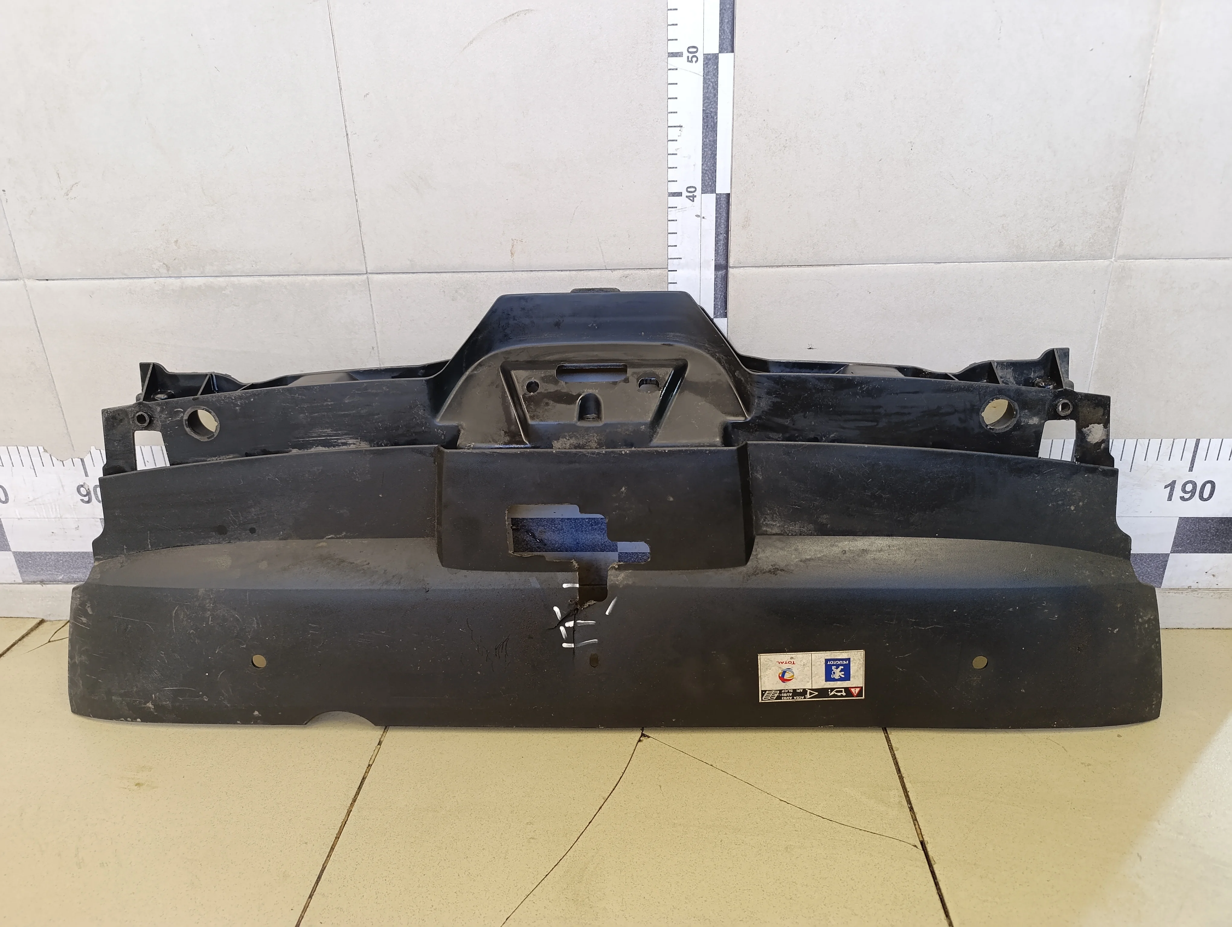 Кожух замка капота 407 2004-2010