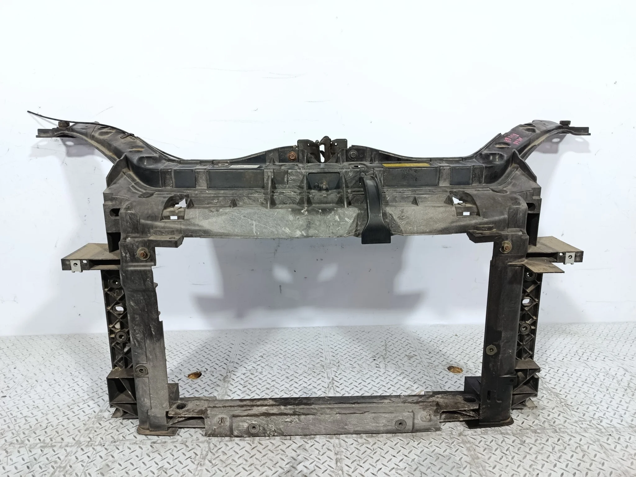 ТЕЛЕВИЗОР MAZDA D35053110E  серебро, 25V KB1438Z