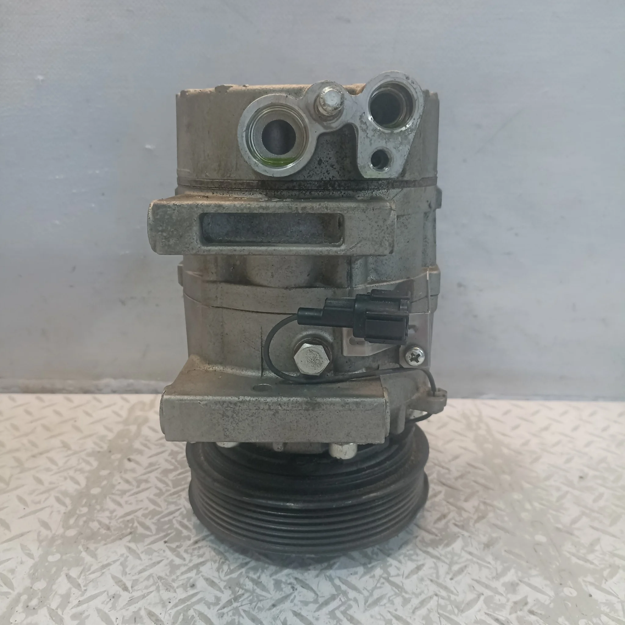 КОМПРЕССОР КОНДИЦИОНЕРА NISSAN 92600AU000  D3069