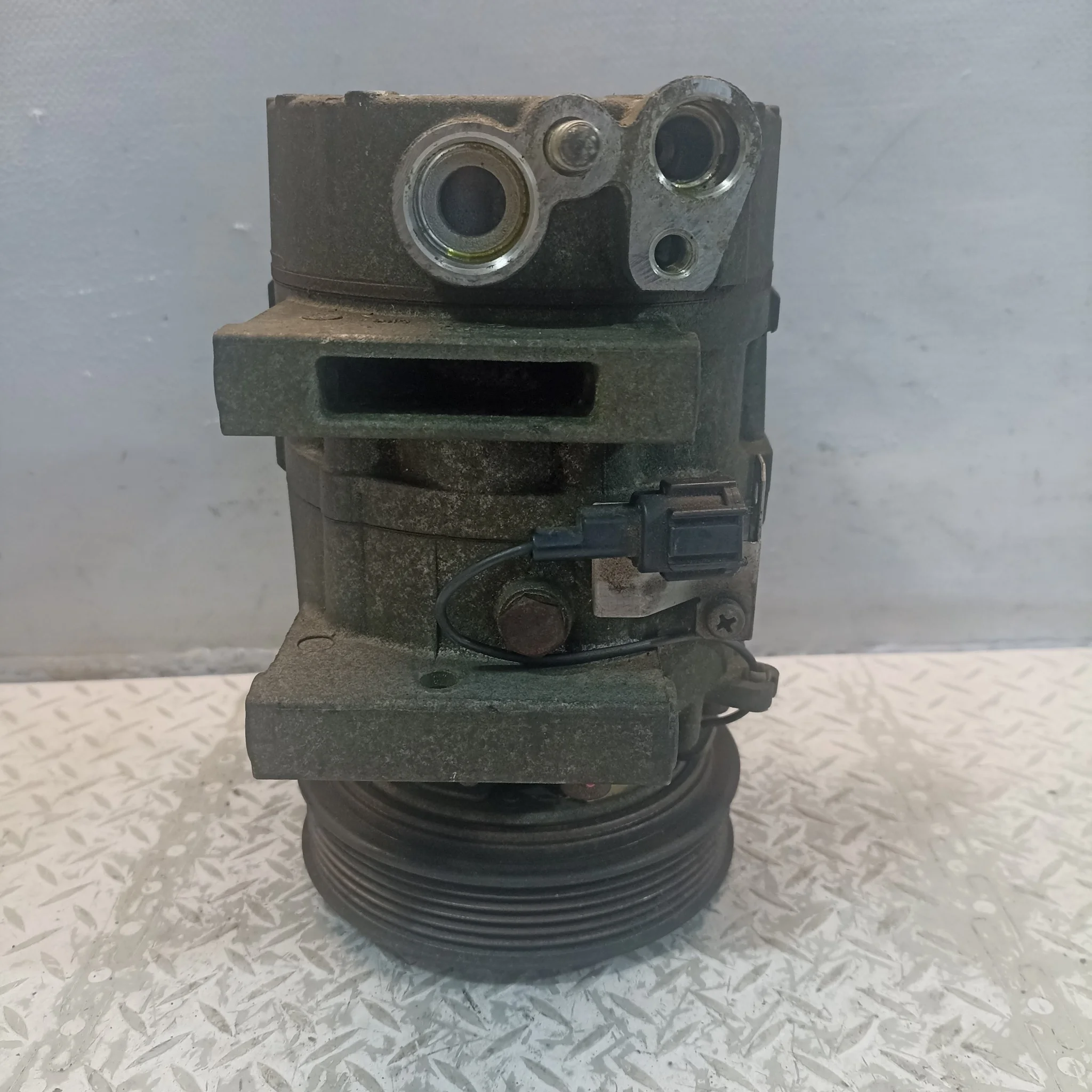 КОМПРЕССОР КОНДИЦИОНЕРА NISSAN 92600AU000  D3071