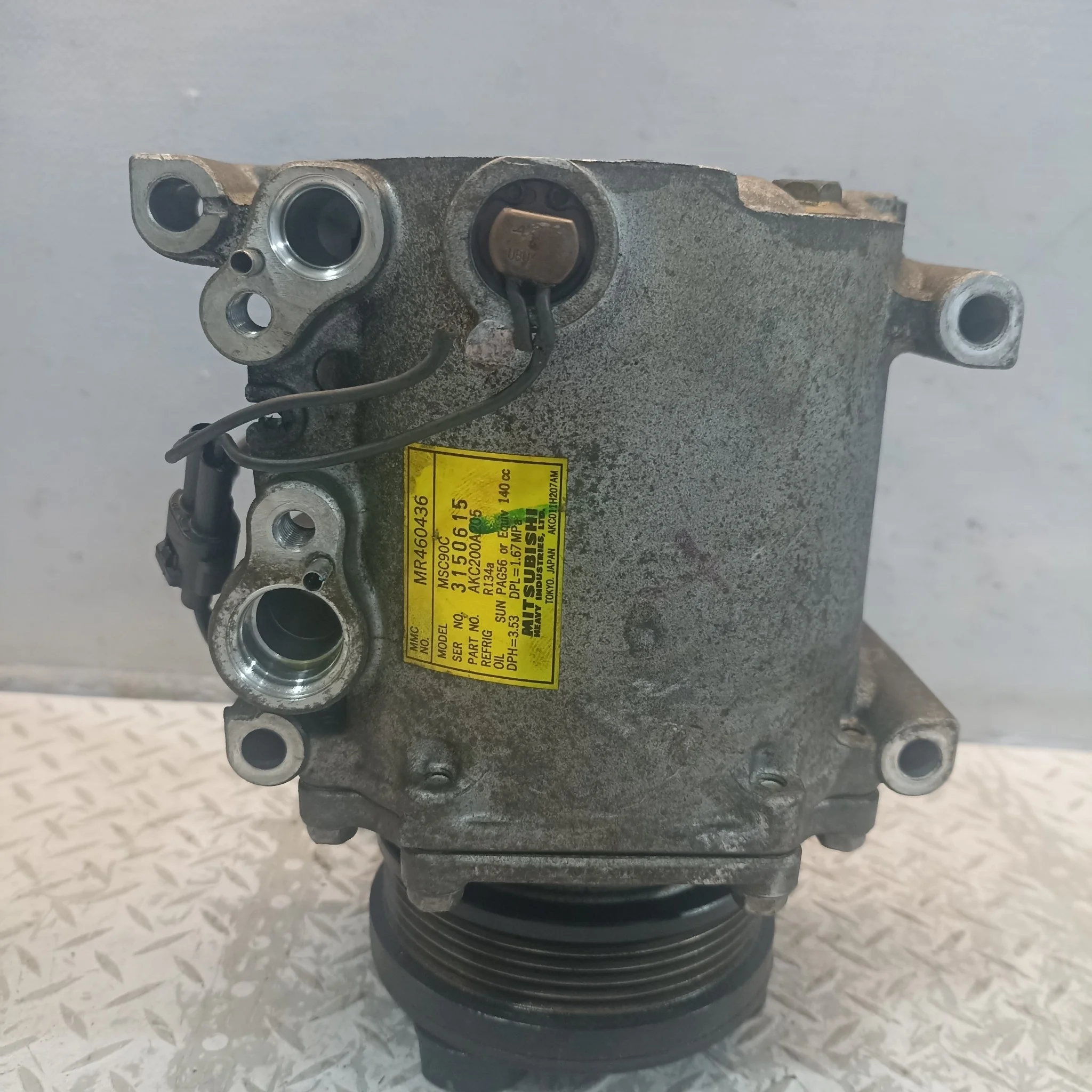 КОМПРЕССОР КОНДИЦИОНЕРА MITSUBISHI 7813A035  D3075