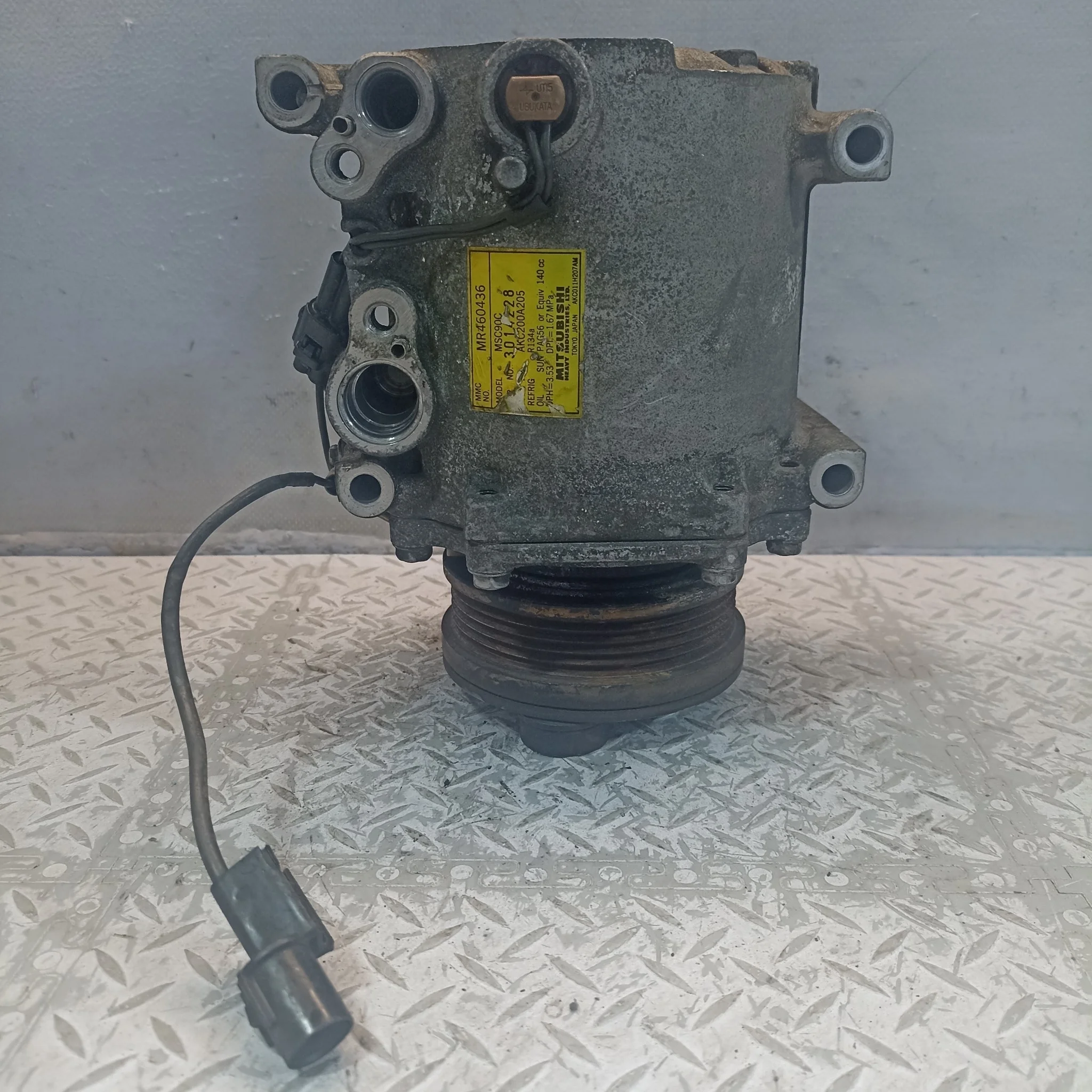 КОМПРЕССОР КОНДИЦИОНЕРА MITSUBISHI 7813A035  D3078