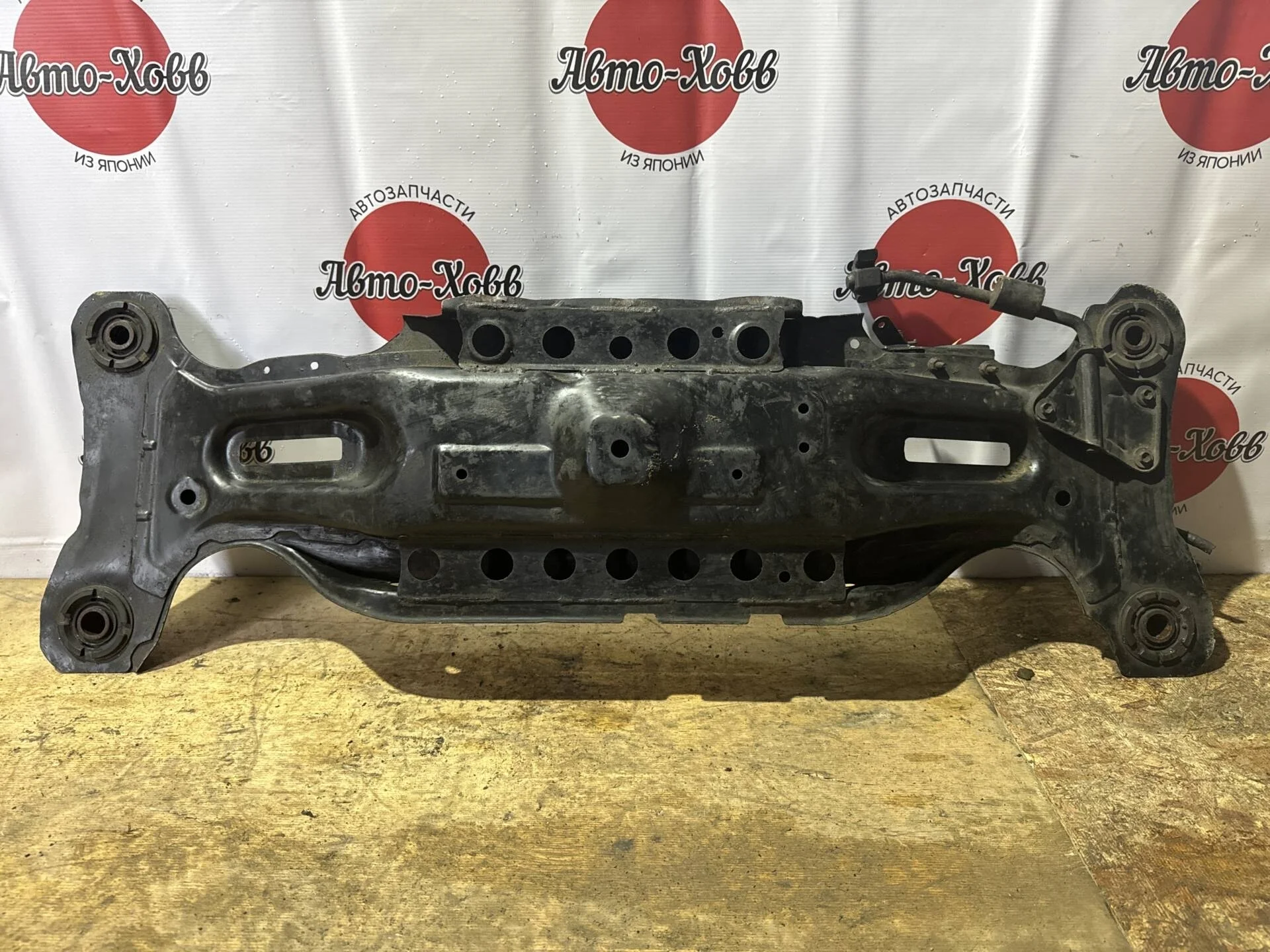 Подрамник задний Toyota Camry V40