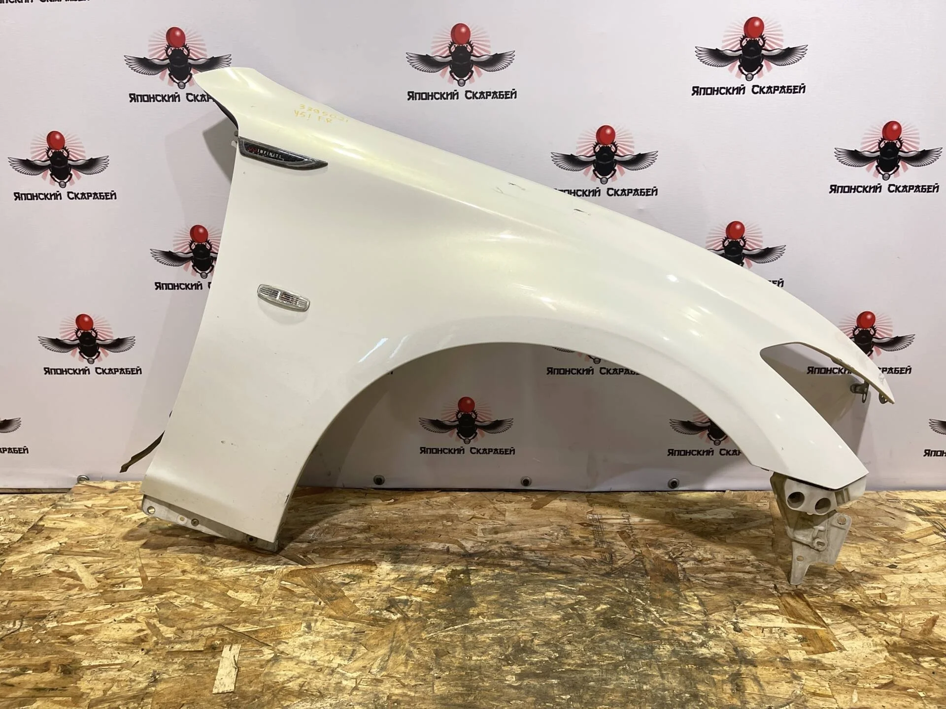 Крыло переднее правое Infiniti M37, Q70 Y51