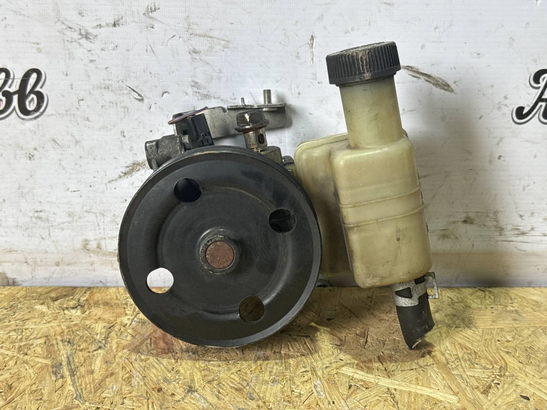 Насос гидроусилителя Mazda 6 GH L8, LF, L5