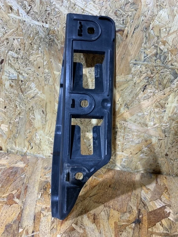 Крепление бампера Volkswagen Golf 5