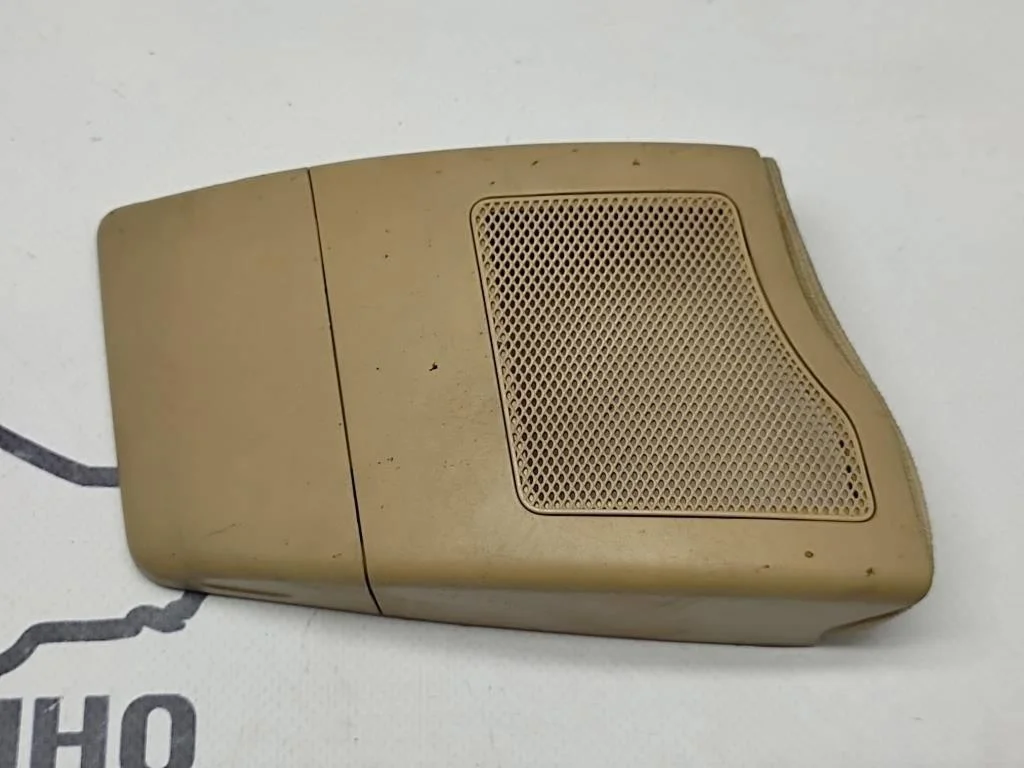 Крышка Mercedes-Benz