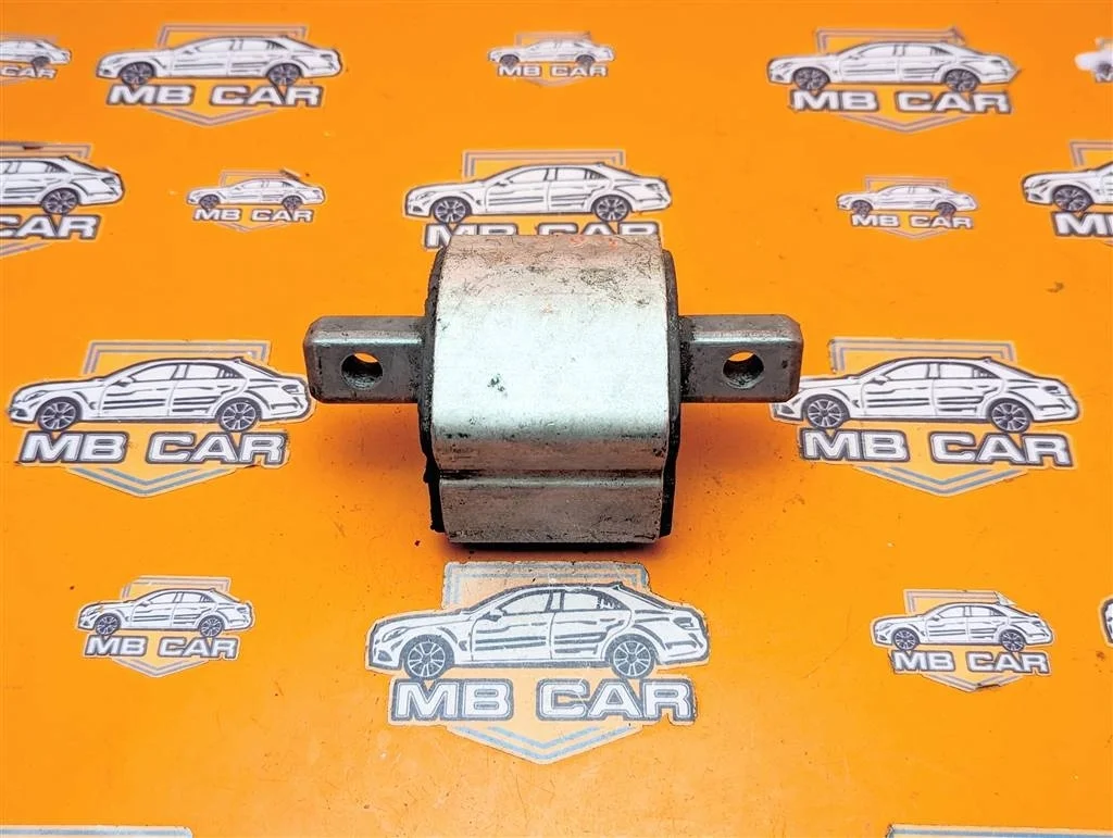 Опора КПП Mercedes-Benz