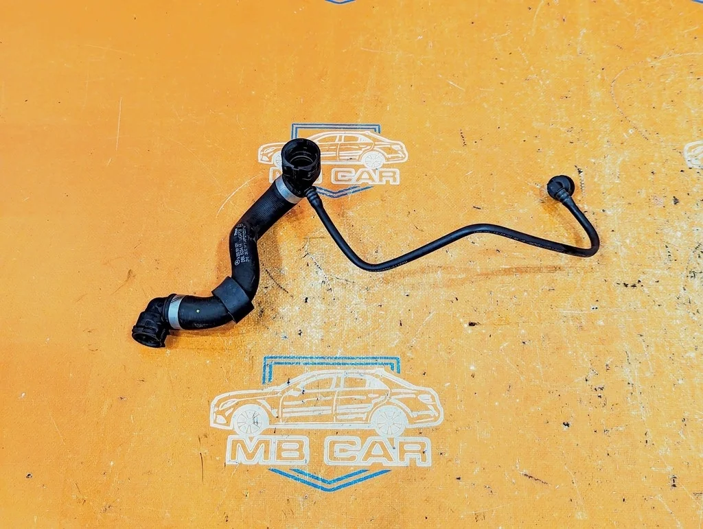 Патрубок ОЖ Mercedes-Benz