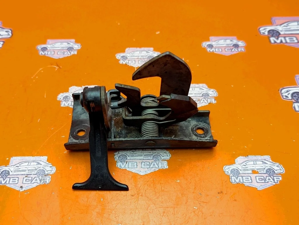 Замок капота Mercedes-Benz