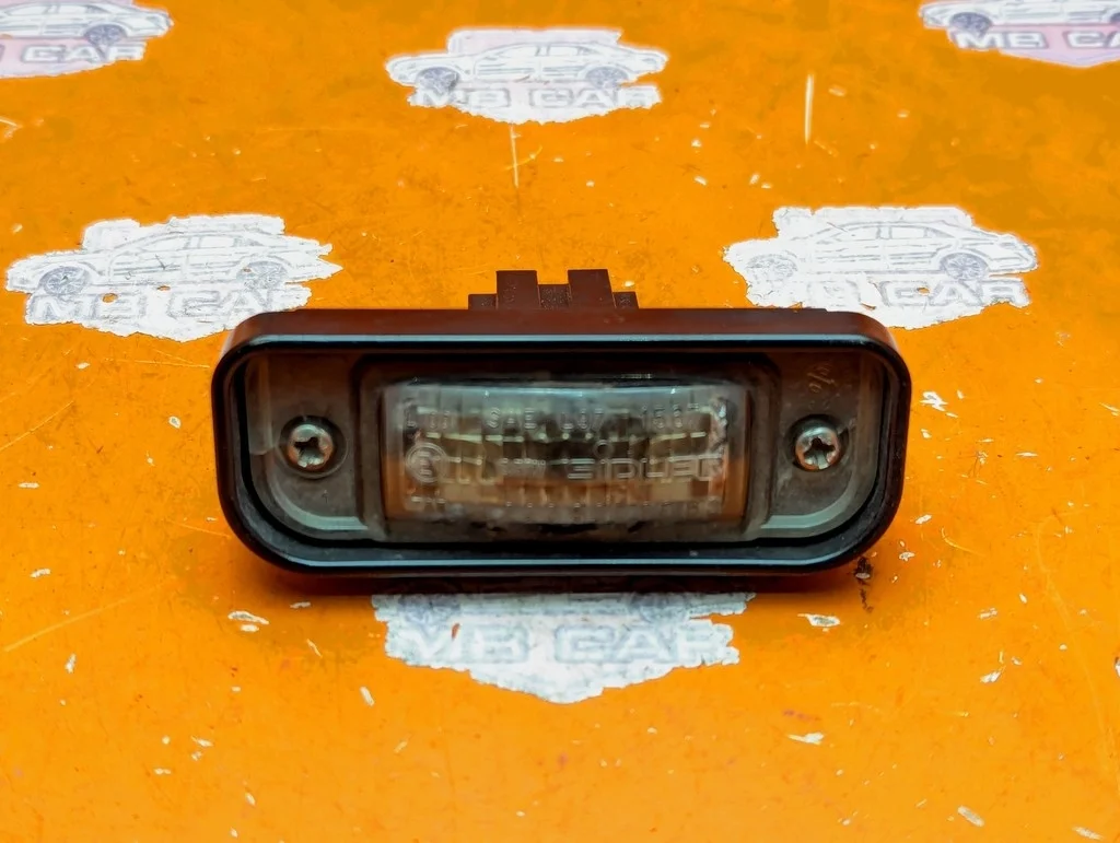 Плафон подсветки номера Mercedes-Benz