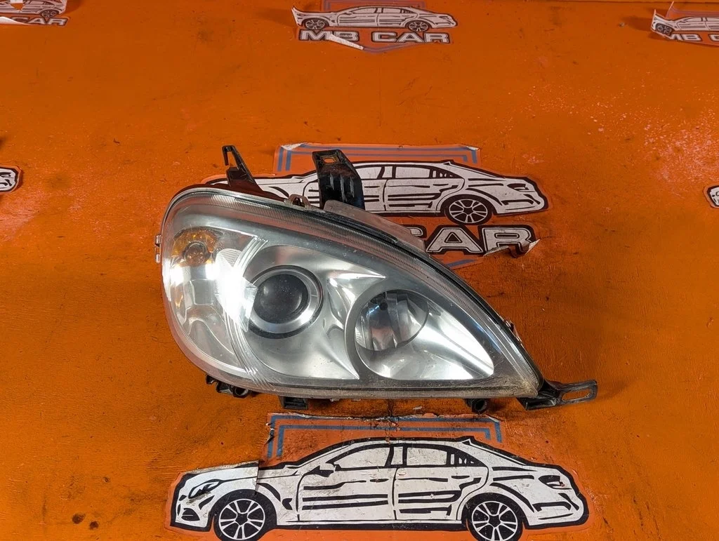 Фара правая Mercedes-Benz