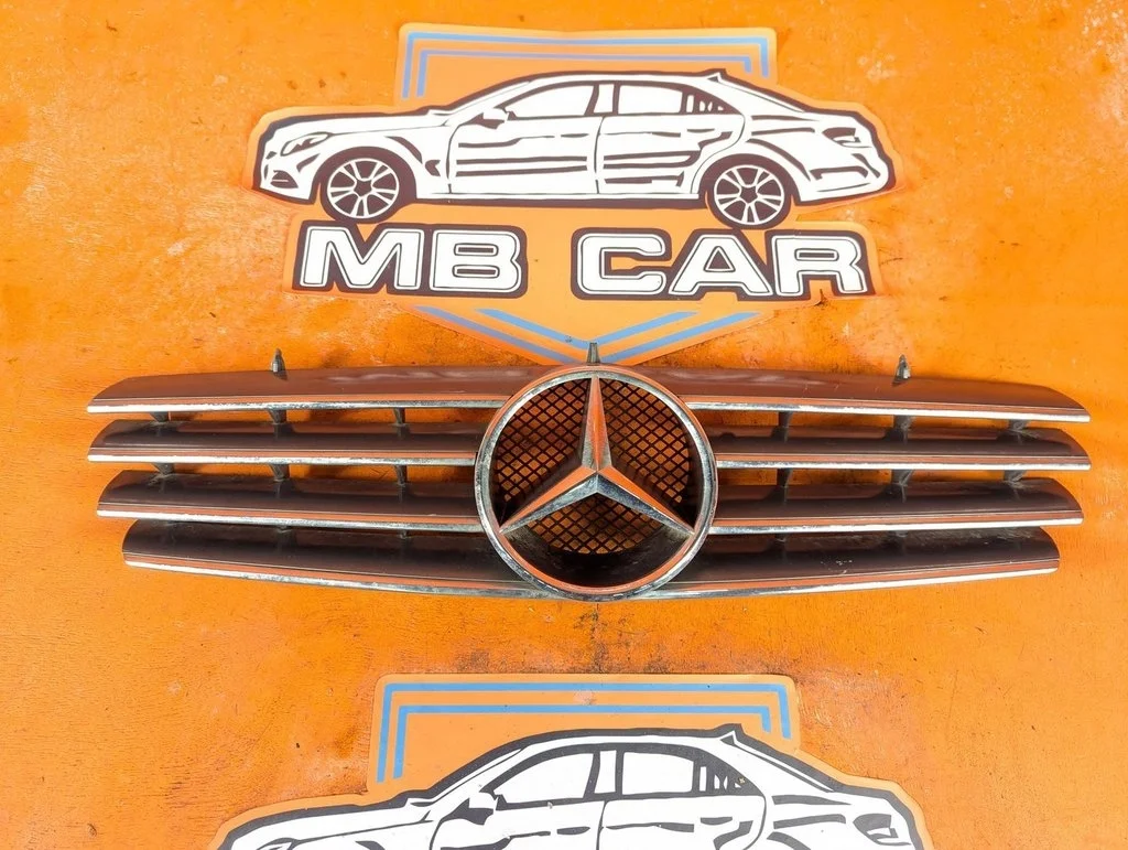 Решетка радиатора Mercedes-Benz