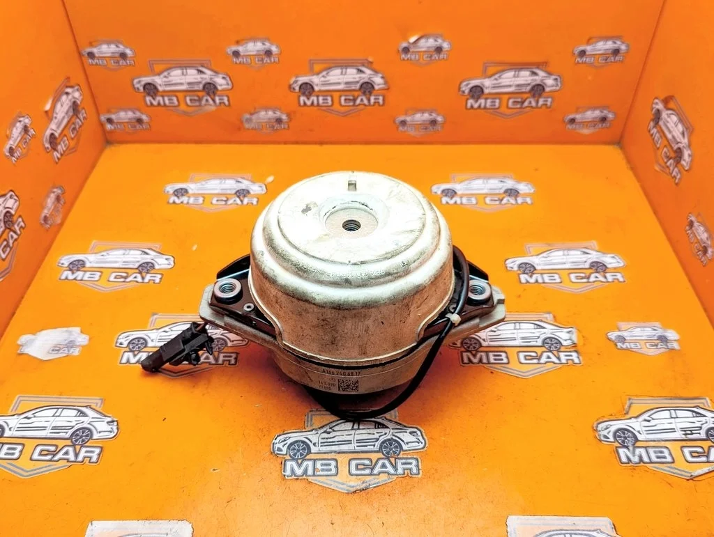 Опора двигателя Mercedes-Benz