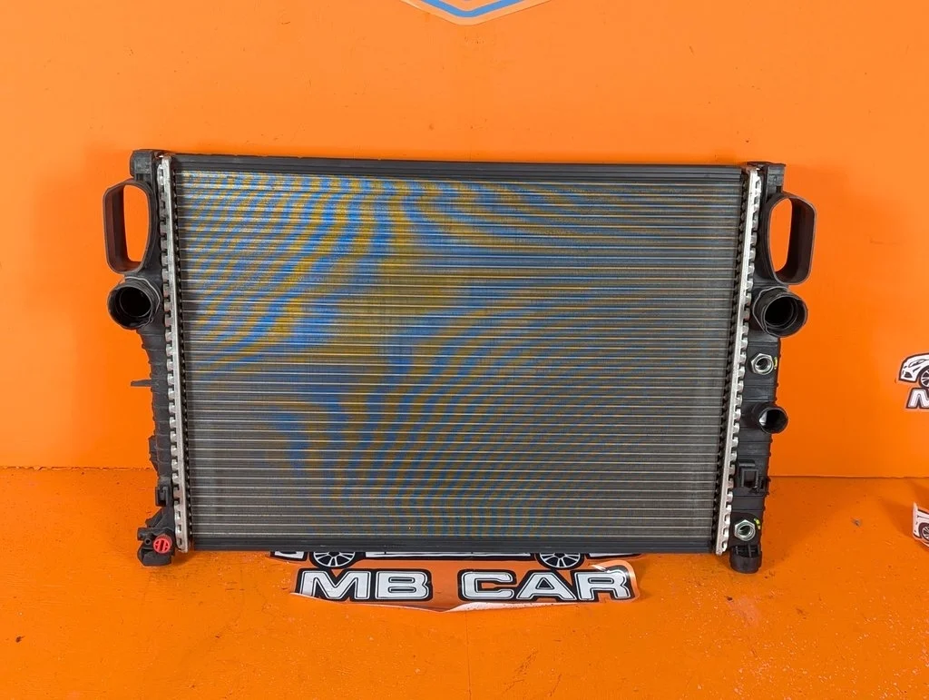 Радиатор Mercedes-Benz