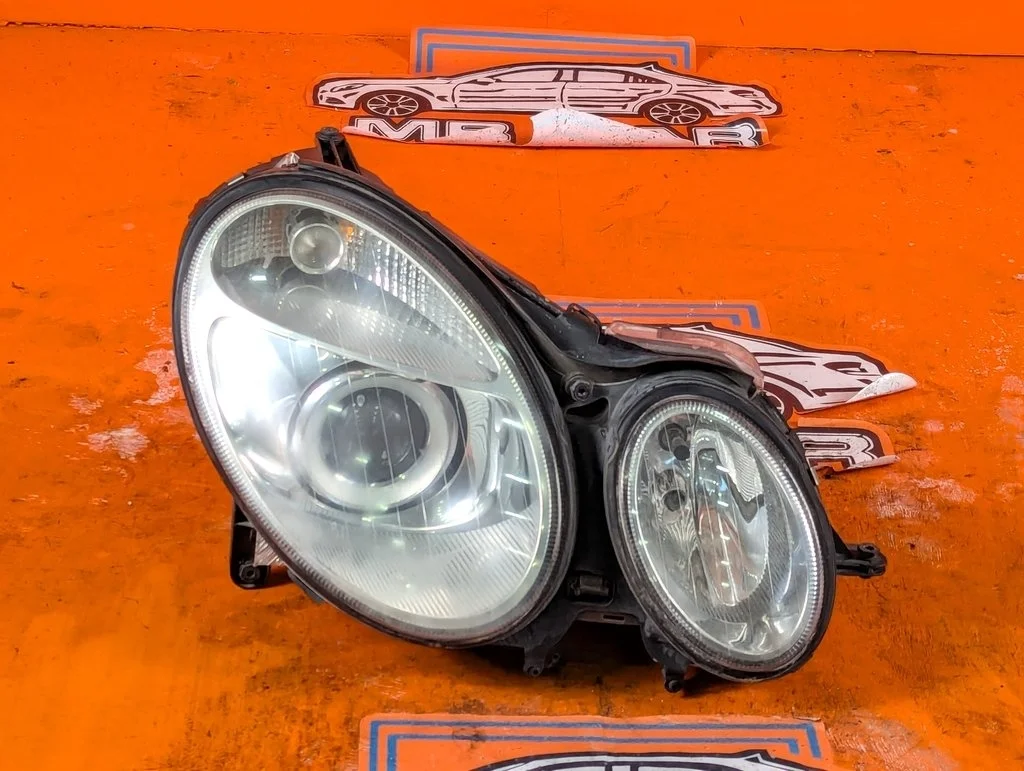 Фара правая Mercedes-Benz