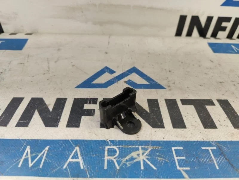 Накладка крюка капота INFINITI QX70 S51