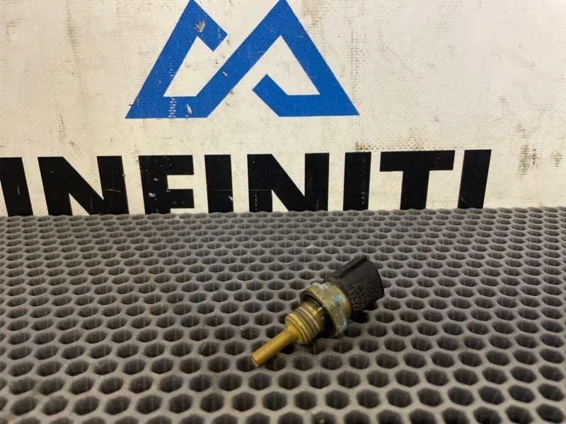 Датчик температуры охлаждающей жидкости INFINITI