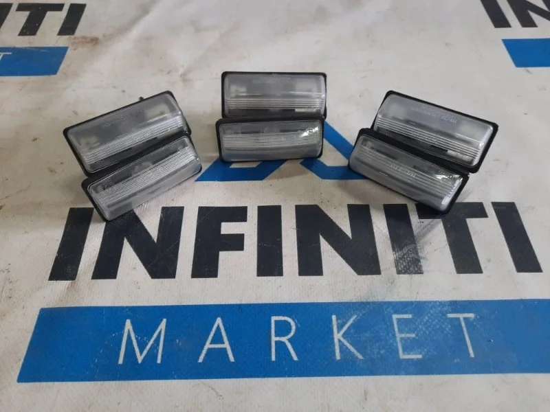 Плафон подсветки номера багажника задний INFINITI