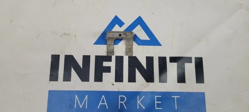 Скоба форсунки фароомывателя (зажим) INFINITI QX70