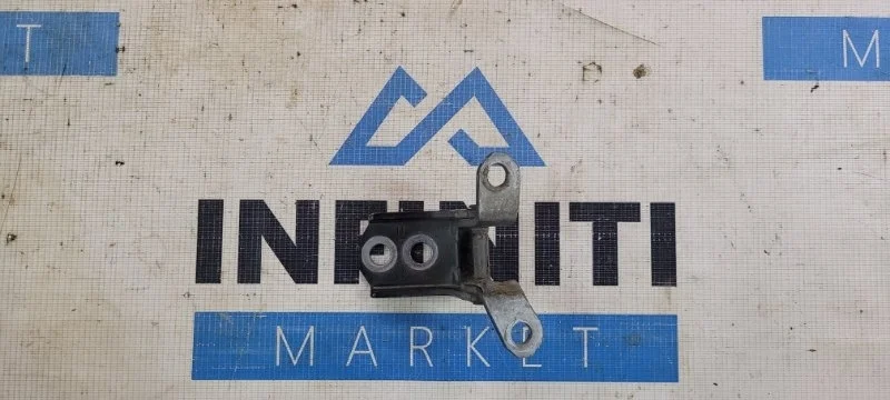 Петля двери нижняя передняя правая INFINITI M37