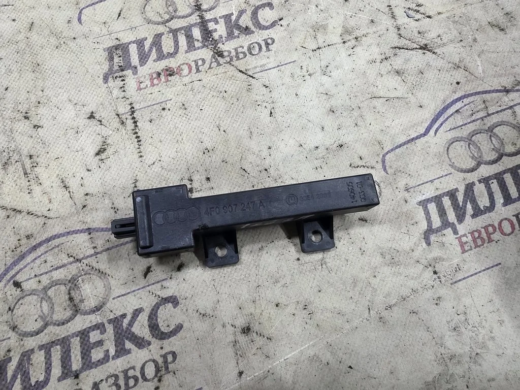 антенна Audi Q7 2005-2015 - -