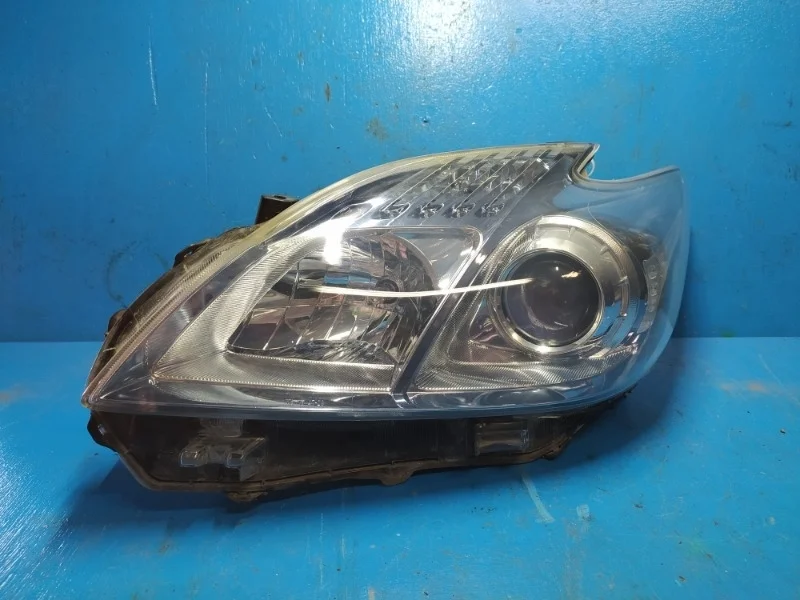 Фара Toyota Prius 2009-2015