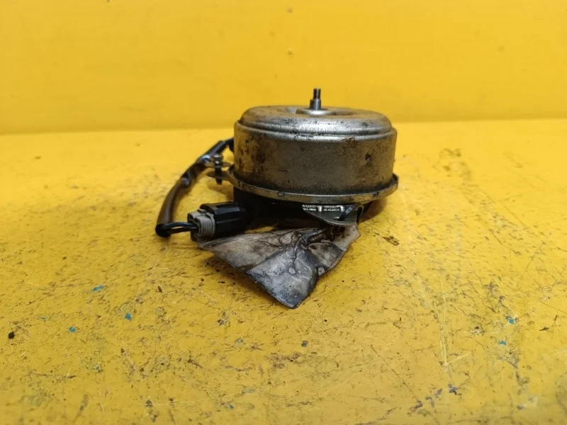 Мотор вентилятора охлаждения Mitsubishi Outlander 3 2012-2019