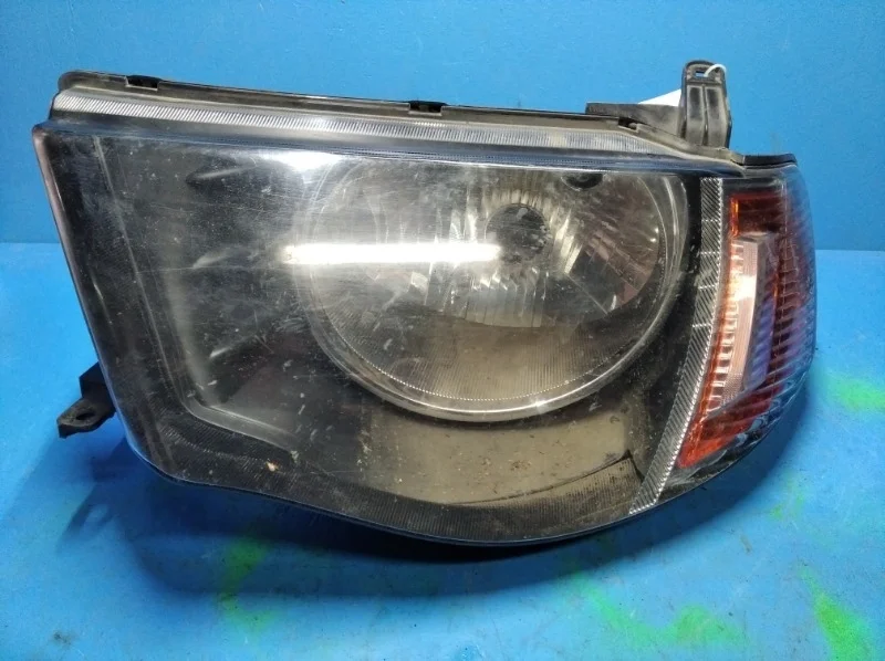 Фара Mitsubishi L200 2006-2010