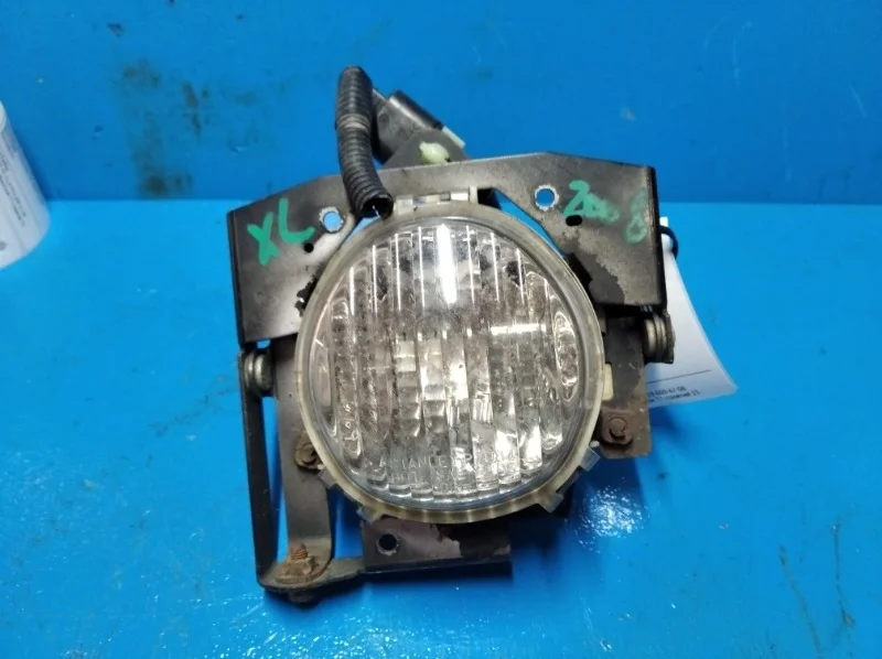 Фара противотуманная Mitsubishi Outlander XL 2006-2009