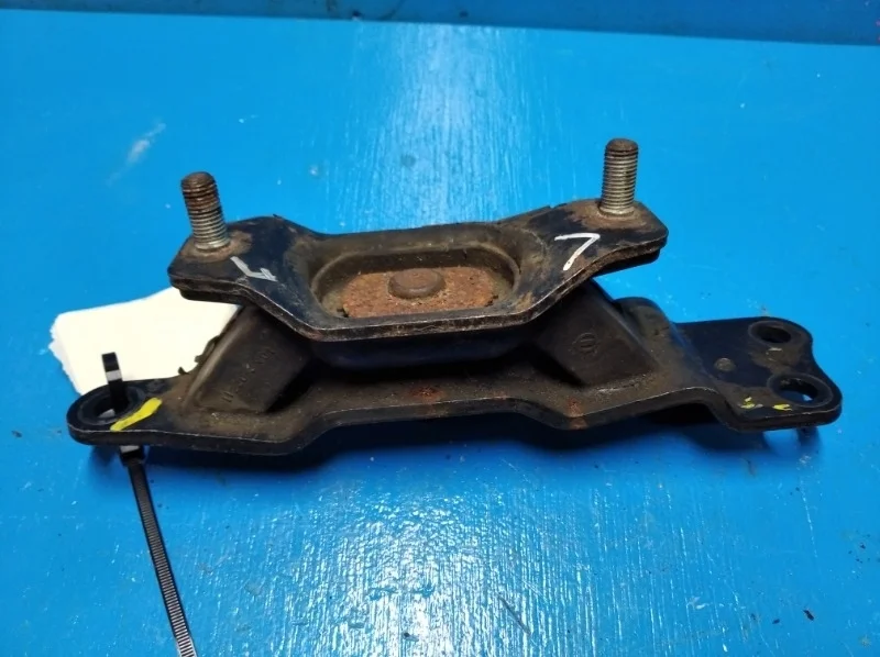 Опора двигателя Nissan Teana J32 2008-2014