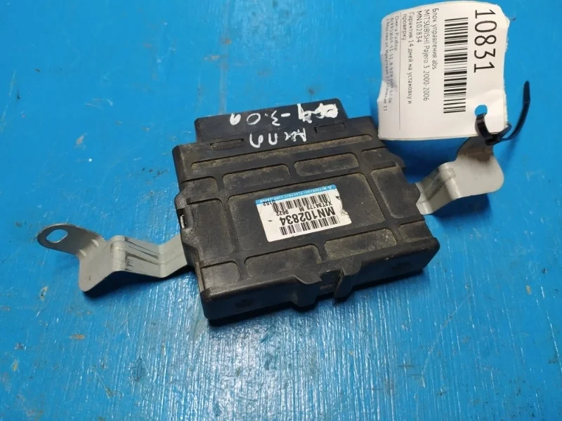 Блок управления abs Mitsubishi Pajero 3 2000-2006